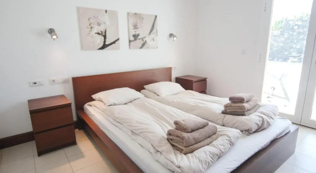 Casa Puerto Calero Grande - A wonderful 6 bedroom villa - Short stroll from the Marina