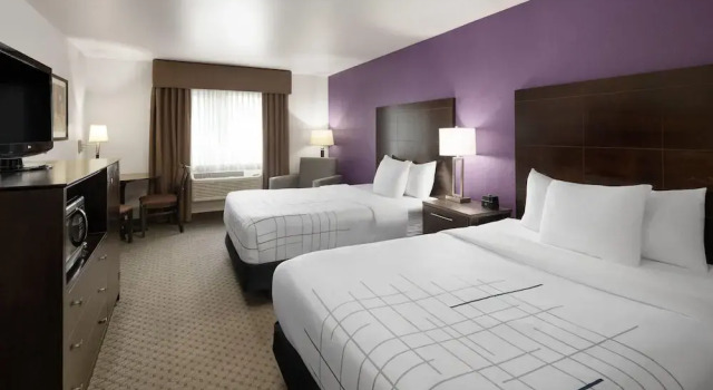 Четырёхместный номер Standard La Quinta by Wyndham Spokane Valley