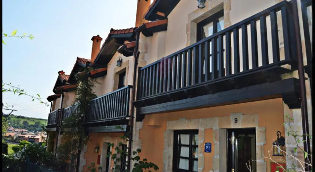 Mayorazgo De Altamira Mila, Забронировать Отель Сантильяна-дель-Мар Cantabria Coast, рядом с Музей инквизиции