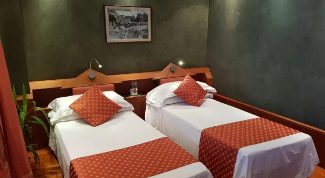 Номер Standard HR Hotel