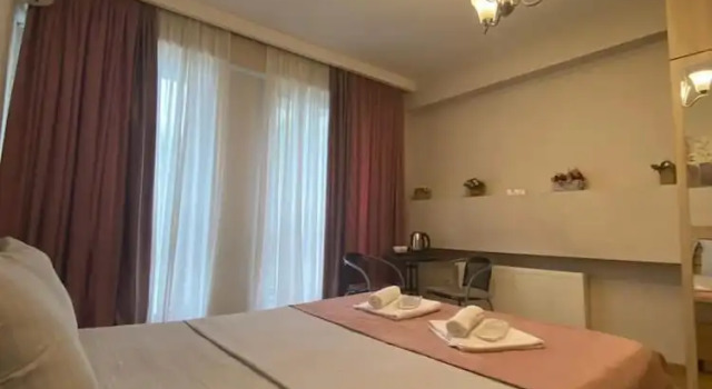 Hotel Violet Metekhi, Забронировать Отель Отели Тбилиси с парковкой, рядом с Парк Рике, Парковка