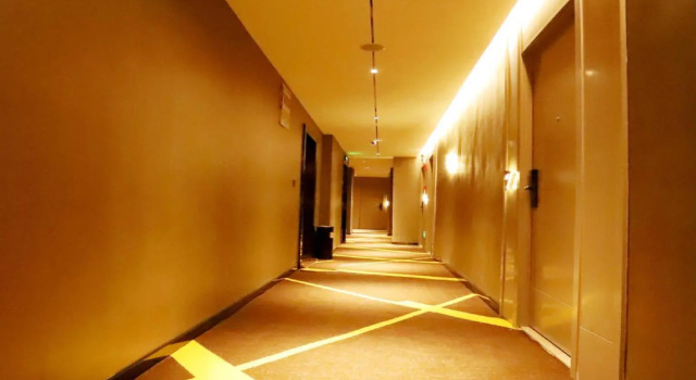 IU Hotel Xianning Railway Station, Boek Hotel Xiangning Shanxi