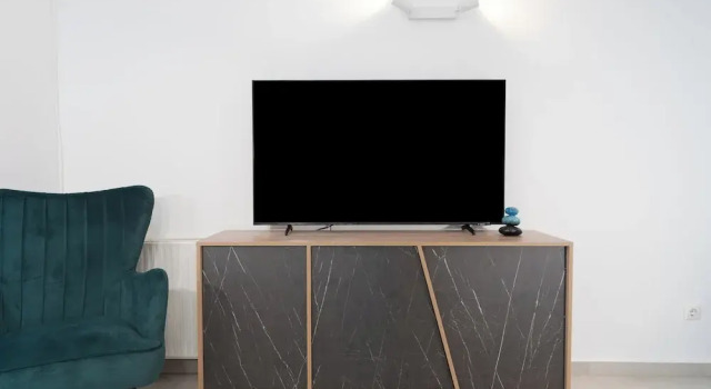 Minimalist 2Bedroom Apartment with Balcony in the heart of Athens, Забронировать Апартаменты/квартира Афины Острова Саронического залива - Аттика, рядом с Theocharakis Foundation