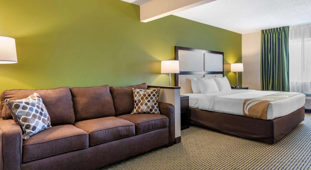 Двухместный люкс Quality Inn & Suites