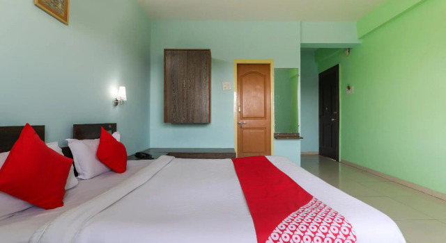 OYO 71837 Hotel Landmark, Забронировать Отель Отели штата Махараштры 3 звезды, 3*
