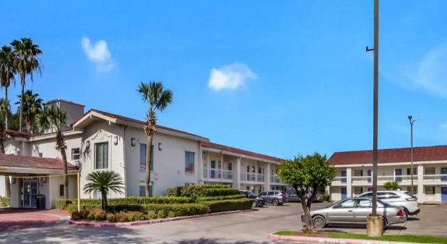 Motel 6 Baytown, TX - Garth Rd, Book Motel Hoteller i Houston med parkering, Parkering