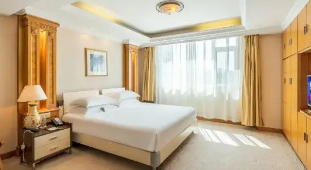 Люкс Executive The Center Hotel Yantai