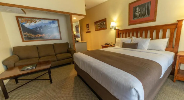 Четырёхместный номер Standard Pokolodi Lodge