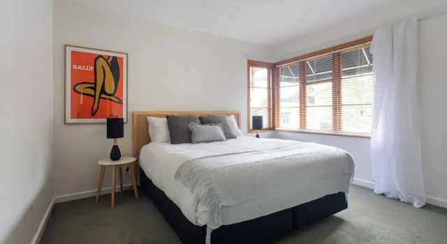 2-bed apartment in the heart of Ponsonby, Rezerwuj Apartament Hotele w Auckland Region z parkingiem, Parking