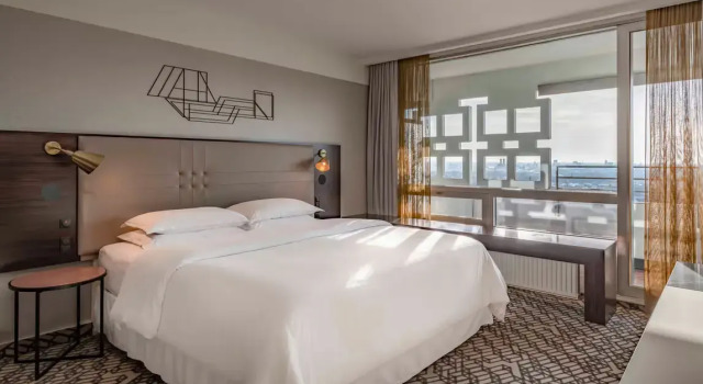 Двухместный номер Superior Four Points by Sheraton Munich Arabellapark