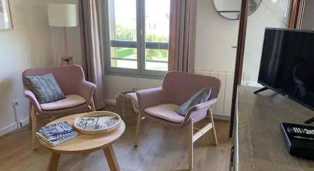 L'Appartement vue mer de la Villa des Rosiers - Trouville sur Mer, Забронировать Вилла Трувиль-сюр-Мер 