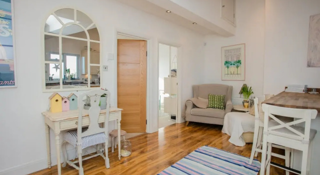 1 Bedroom Flat With Roof Terrace, Varaa Huoneisto Asunnot kohteessa Merseyside, Huoneisto