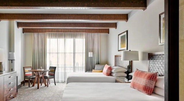 Четырёхместный номер Standard с балконом и с видом на горы The Ritz-Carlton, Dove Mountain