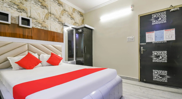 OYO 79796 Hotel Royal Inn, Rezervovat Hotel Hotely v Bangalore s parkováním, Parkování