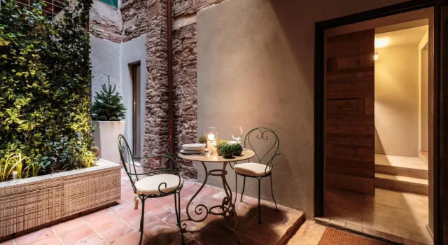 Casa Reds, THE SMART LUCCA APARTMENT SUITE inside the Walls, Buchen Sie Ferienwohnung Lucca Toskana