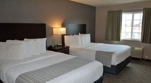 Номер Deluxe FairBridge Inn & Suites DuPont