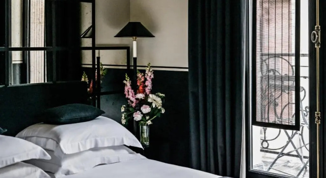 Двухместный номер Classic с балконом Monsieur George Hotel & Spa - Champs-Elysées