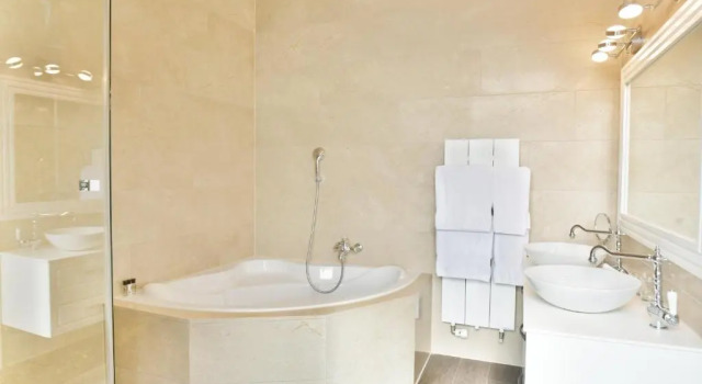 Люкс Le Baron Tavernier Hôtel Restaurants Spa