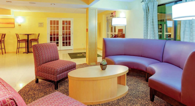 La Quinta Inn by Wyndham Waldorf, Buchen Sie Hotel Neue Hotels in Maryland