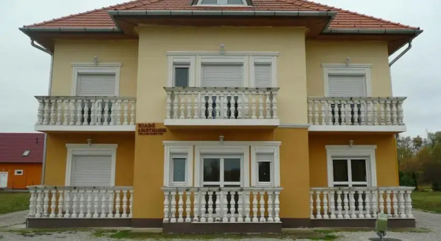 Angyal Apartman, Book Lejlighed Kehidakustany 