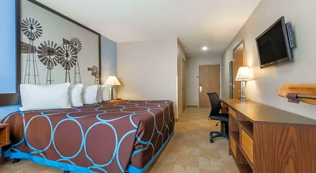 Standard Zimmer Super 8 by Wyndham Beloit KS
