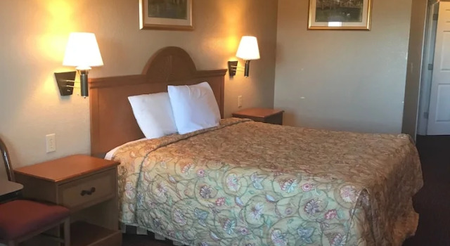 Номер Standard Day N Night Inn
