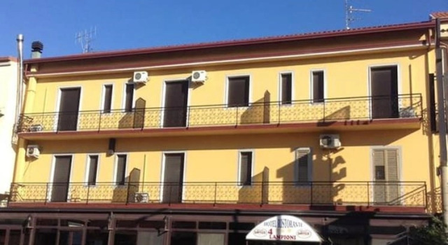 Hotel 4 Lampioni