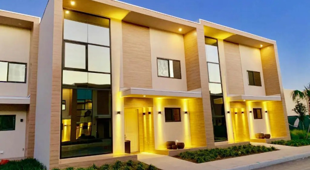 Luxury 4 Bedroom Home Close to Disney 7487, Book Hotel Hoteller i Four Corners med pool, Swimmingpool