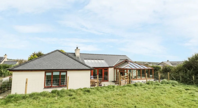 Коттедж Manaros Cottage