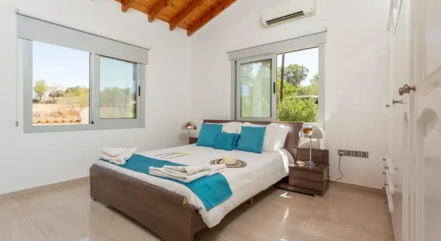 Villa Stone House in Neo Chorio