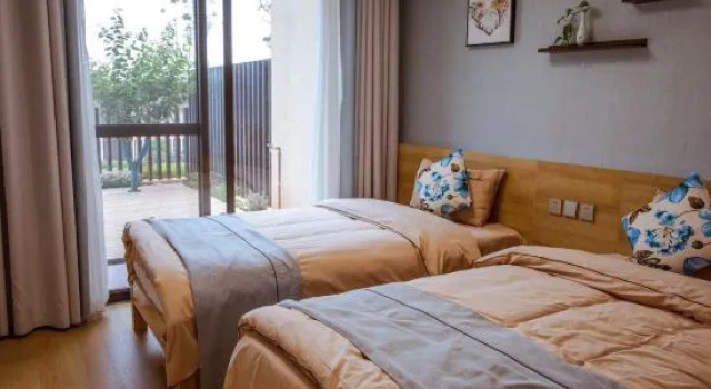 Семейный люкс с 3 комнатами Fanhua Motel