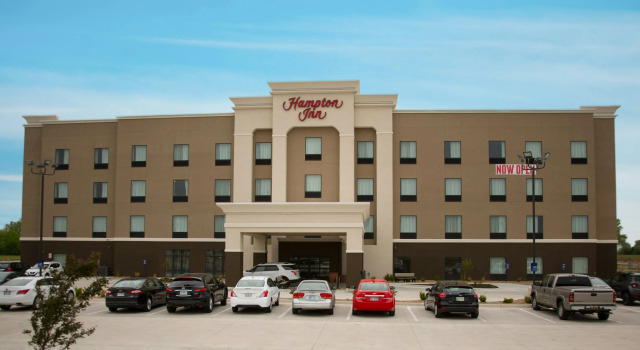 Hampton Inn Mcpherson, Boek Hotel Hotels in McPherson met parkeren, Parkeren