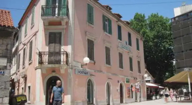 Teatro Apartments