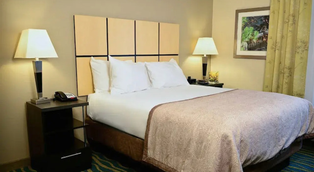 Люкс с видом на горы Candlewood Suites Denver Northeast - Brighton by IHG