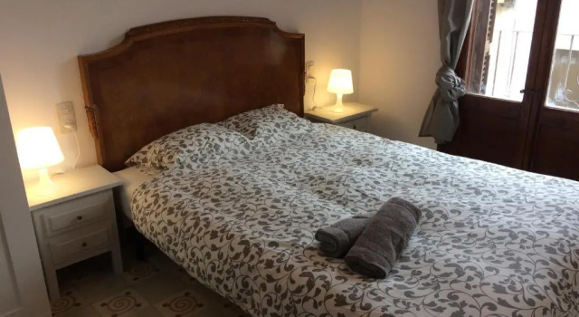 Cal Mestre, Prenota Hotel Hotel a Garrotxa con parcheggio, Parcheggio