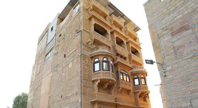 OYO 2578 Hotel Nirmal Haveli, Забронировать Отель Отели штата Раджастхана с парковкой, Парковка