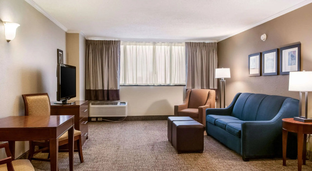 Comfort Inn & Suites At Copeland Tower