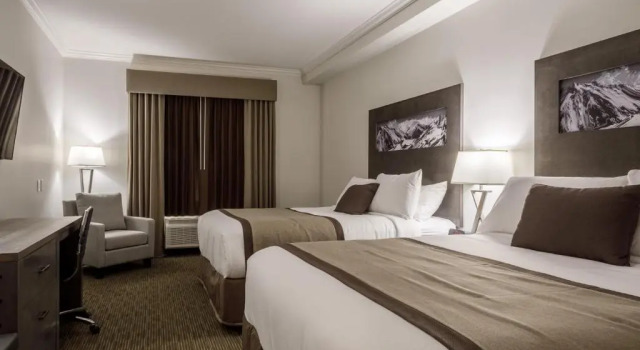 Четырёхместный номер Standard Ramada by Wyndham Revelstoke