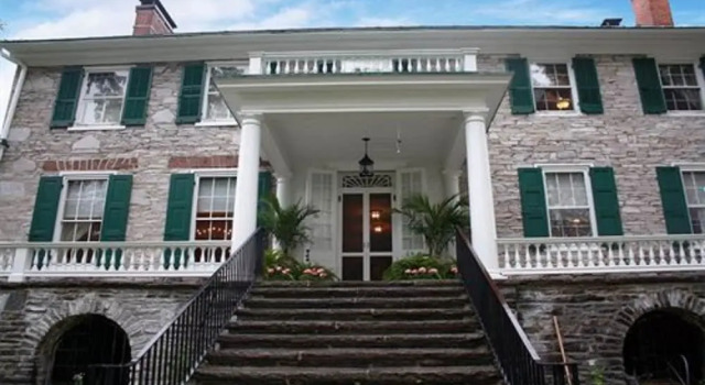 Stocks Manor Bed and Breakfast, Boek Bed and Breakfast Hotels in Pennsylvania met parkeren, Parkeren
