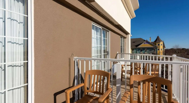 Люкс с балконом Hampton Inn Holland