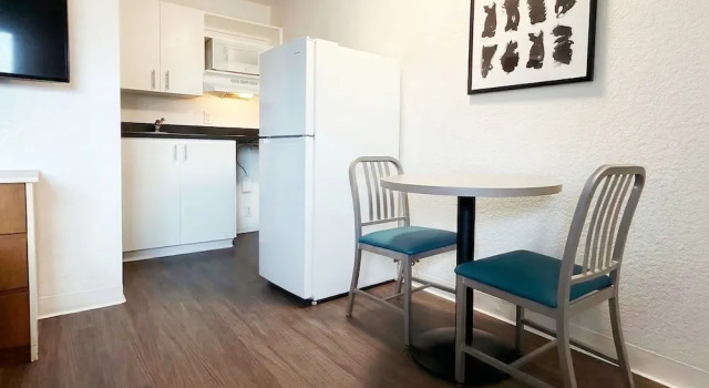 Двухместный номер Standard InTown Suites Extended Stay Louisville KY - Preston Hwy