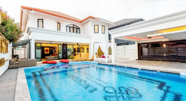 Вилла Exquisite Pool Villa K - Pattaya 6BD Pool Villa