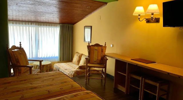 Четырёхместный номер Standard Hotel Aran La Abuela