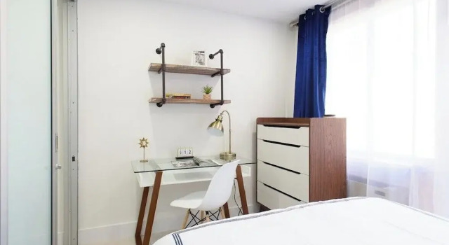 Двухместные апартаменты 244 East Apartments