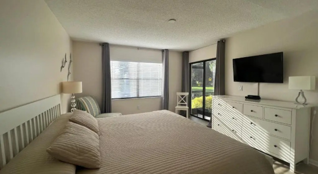 Апартаменты Superior Superb Apartment in Florida & very close to IMG