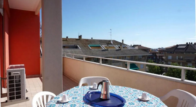Penthouse With Swimming Pool and Sea View by Beahost Rentals, Забронировать Отель Каорле Линьяно-Ривьера