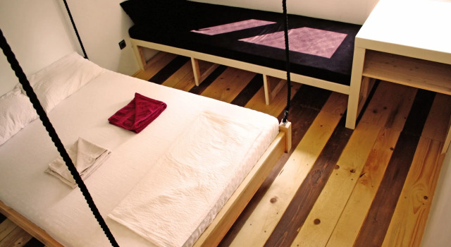 ArkaBarka Floating Hostel and Apartments