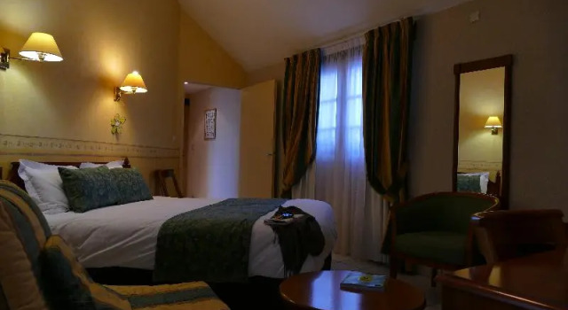 Номер Comfort Logis Hotels Le Champalud Restaurant La Citadelle