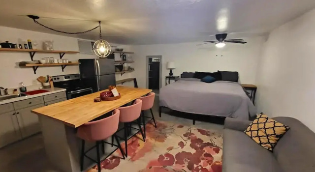 Stunning Phoenix Studio Stylish Oasis in a Prime Location, Забронировать Апартаменты/квартира Финикс Phoenix Metropolitan Area, рядом с The Newton