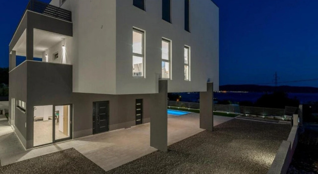 Luxury Villa La Nonna Ana - Entertainment,fitness,pool,sea View, Rezerwuj Willa Hotele w Split-Dalmatia County z parkingiem, Parking